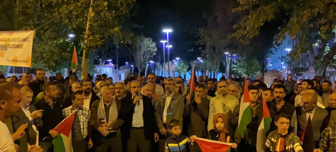Adıyaman'da İsrail'e gece protestosu