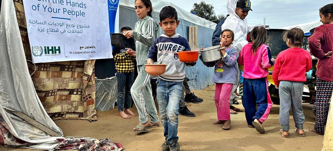 İHH, Gazze’de en çok yemek dağıtımı yapan kuruluşlardan