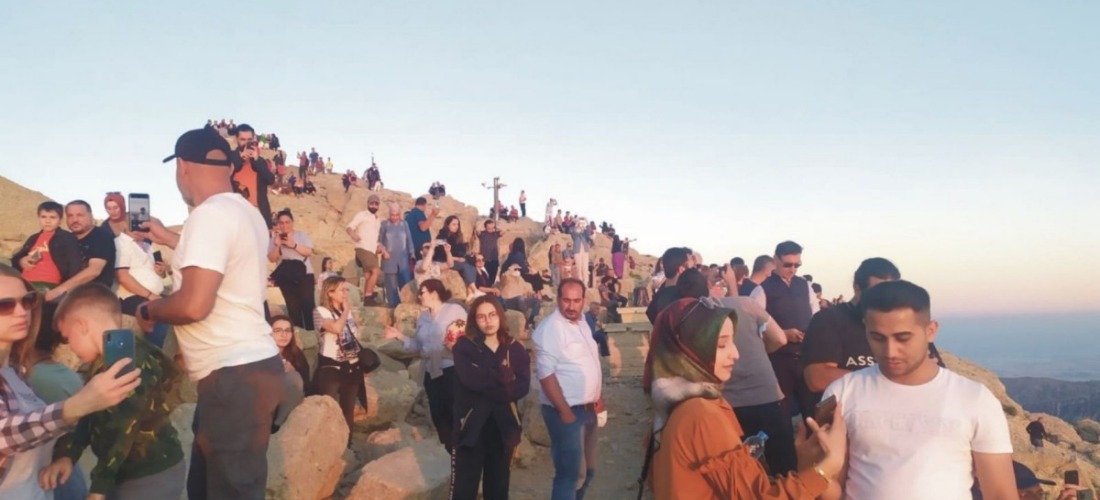 Nemrut Dağı bayramda yerli turistleri ağırladı