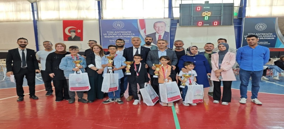 Kahta'da ‘Hedef 5 Turnuvası’nda 210 öğrenci yarıştı