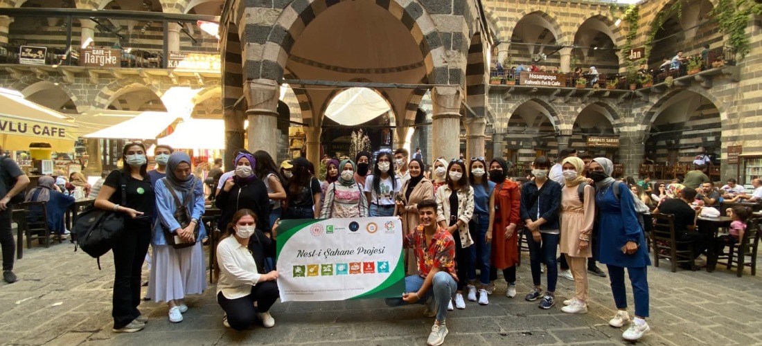 Adıyamanlı öğrenciler Diyarbakır'ı gezdi
